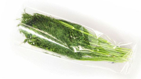 Прозрачная упаковка  свежей зелени